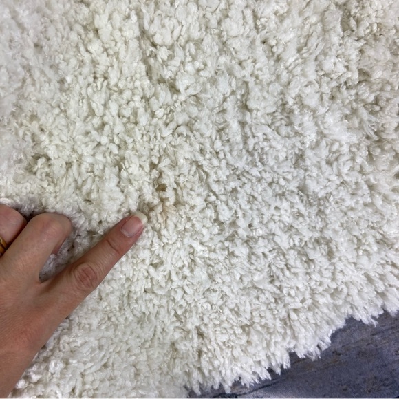 Threshold 16”x40” bath rug. - Picture 2 of 5